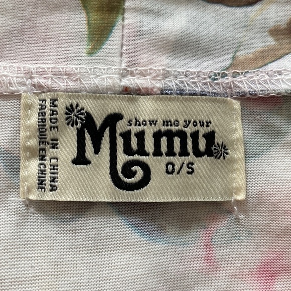 Show Me Your Mumu short robe gorgeous pink and green flower print one Size
C - Picture 6 of 9